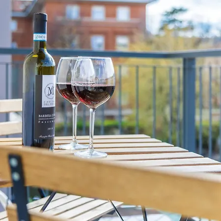 Con Parcheggio E Wi-fi Gratuito Ac Альба