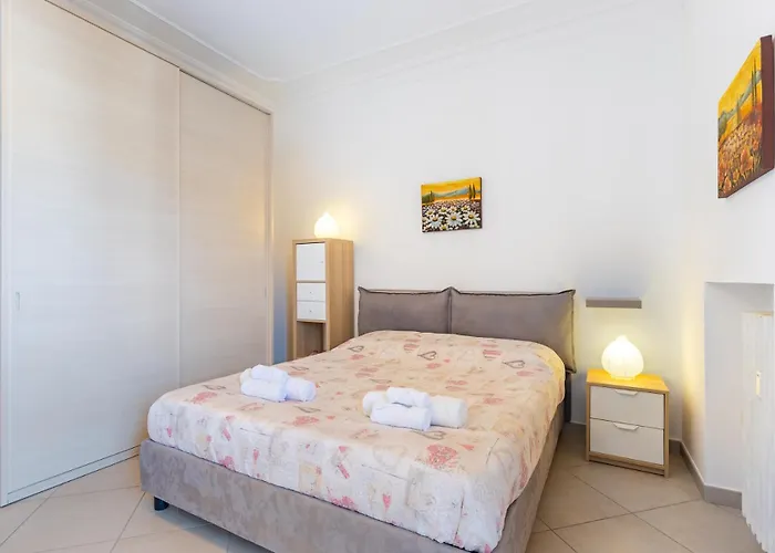 Con Parcheggio E Wi-fi Gratuito Ac Appartement Alba (Piedmont)